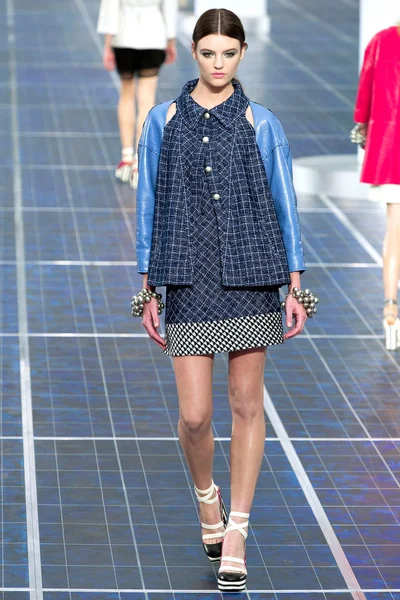 Look 24